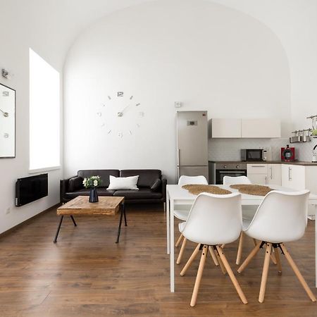 B17 Bajcsy Apartment Budapest Bagian luar foto
