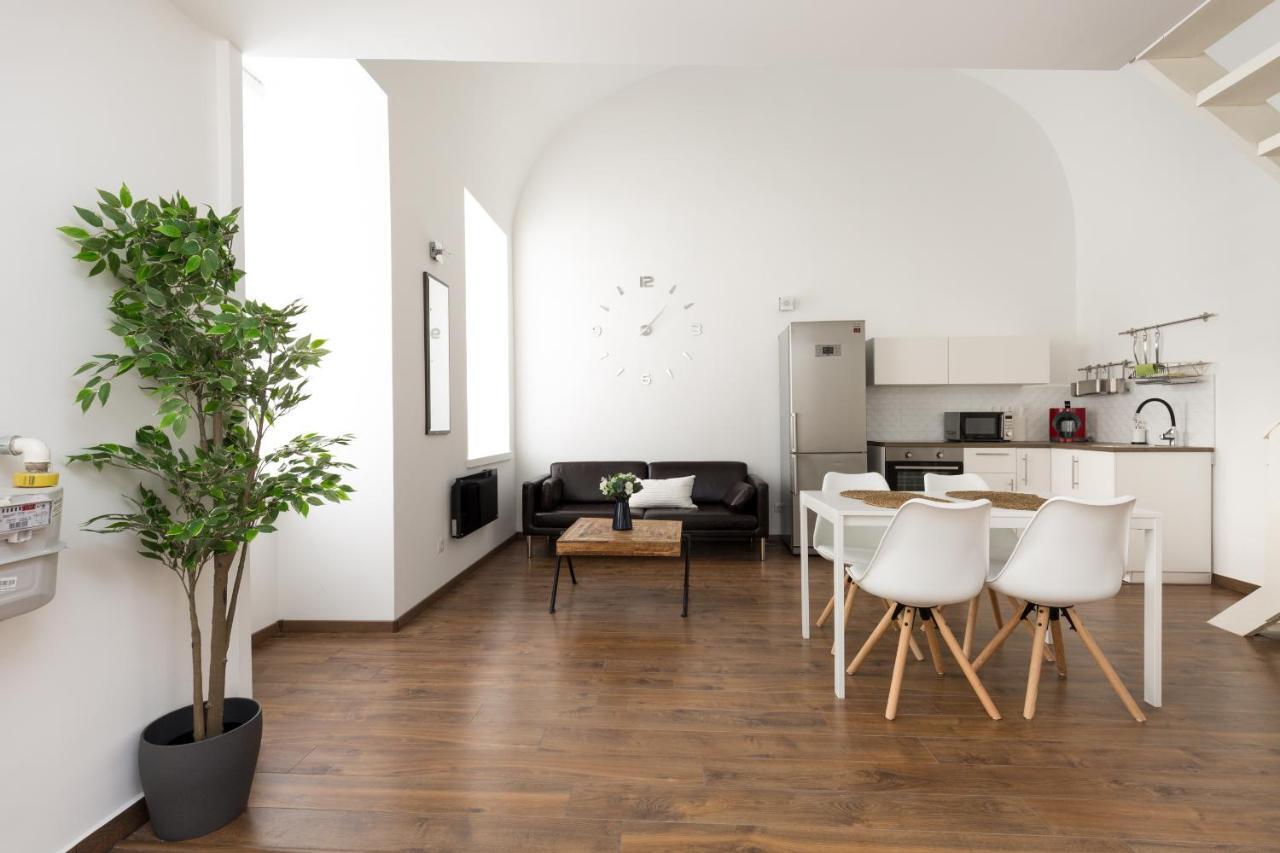 B17 Bajcsy Apartment Budapest Bagian luar foto