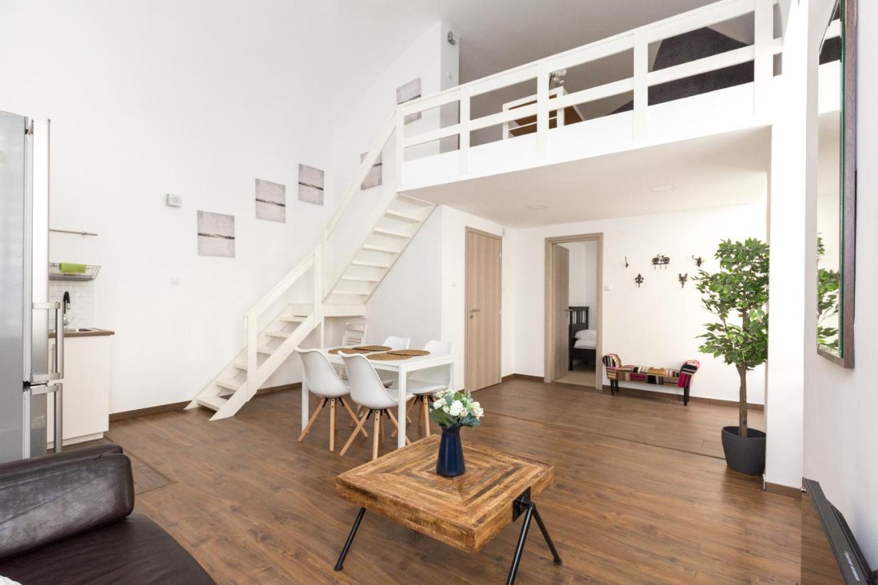 B17 Bajcsy Apartment Budapest Bagian luar foto
