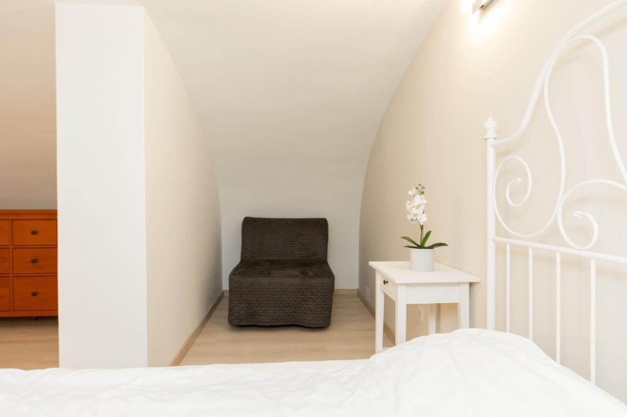 B17 Bajcsy Apartment Budapest Bagian luar foto